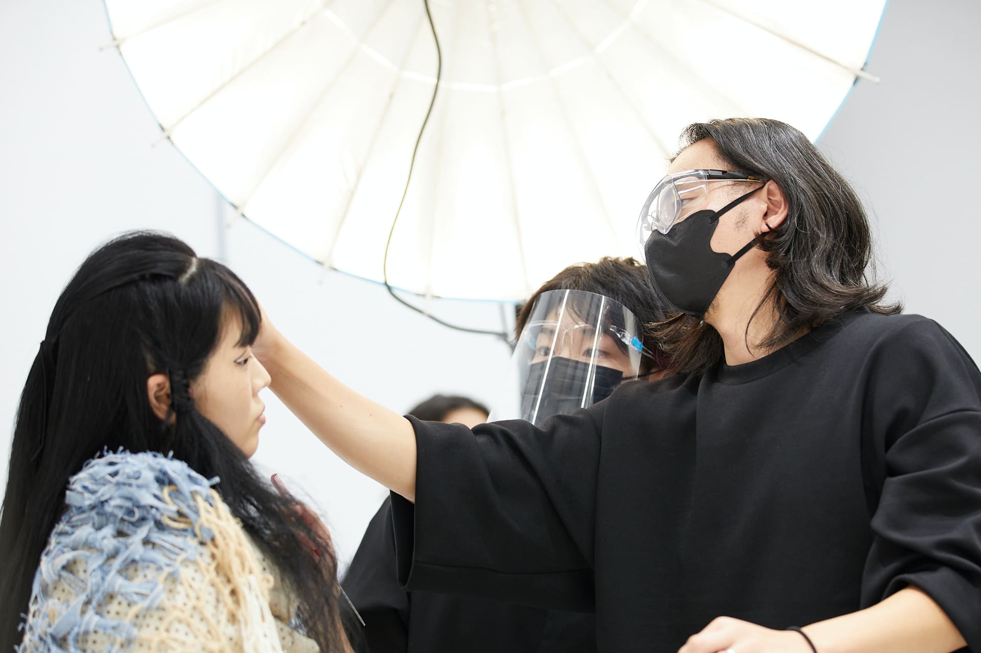 資生堂が運営する東京のヘアメイクスクールSABFAのアート＆ディレクション ヘアメイクアップコースの授業風景